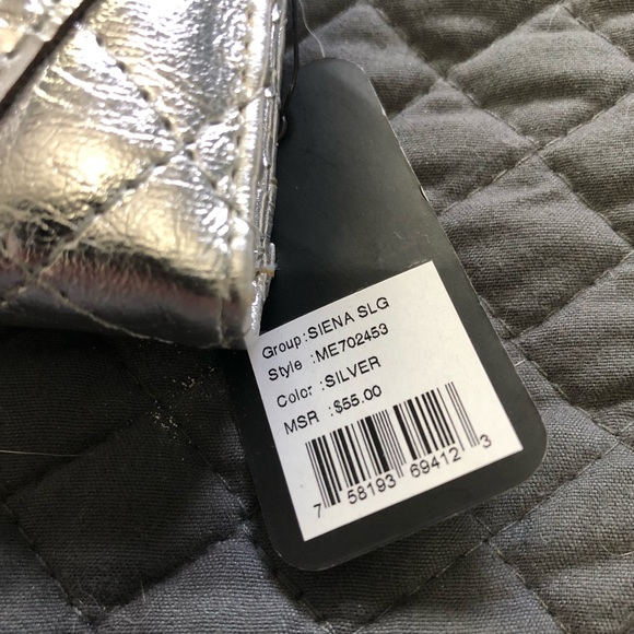 Guess Silver Metallic Full Size Wallet - NWT - Picture 2 of 6